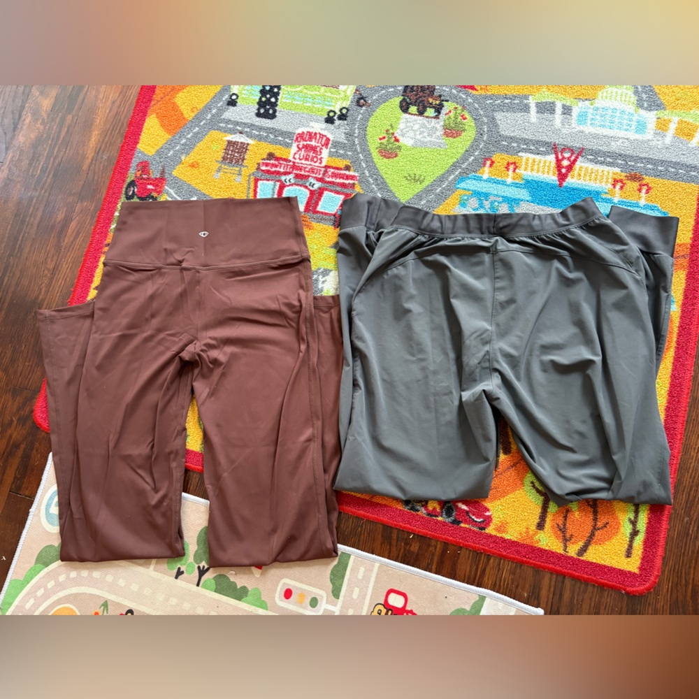 Two pair of women’s workout /active pants - Picture 7 of 7